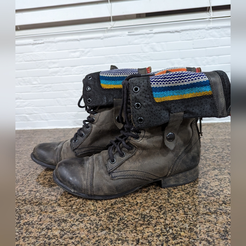 Steve Madden matte black fold over combat boots size 9.